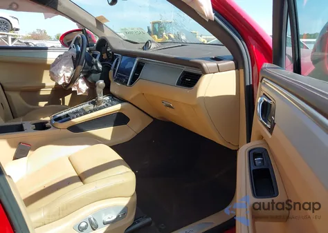 2017 Porsche Macan Turbo z USA, uszkodzony, nr VIN WP1AF2A52HLB61709